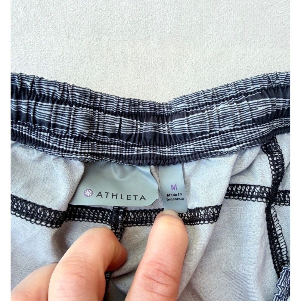 2 Pc Athleta Shorts Bundle Sz M Teal Grey Running Athletic Gorpcore Performance - Picture 7 of 8